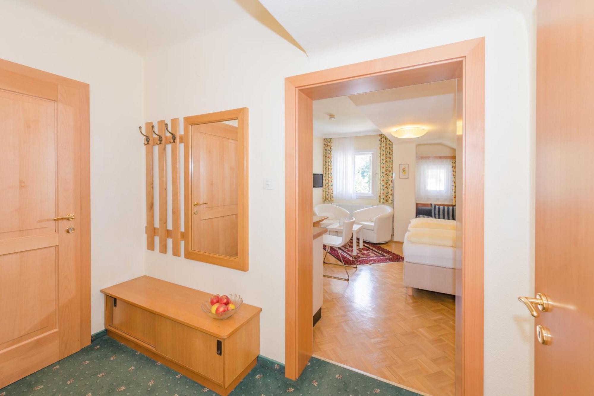 City Life 3 By Alpenidyll Apartments Schladming Bagian luar foto