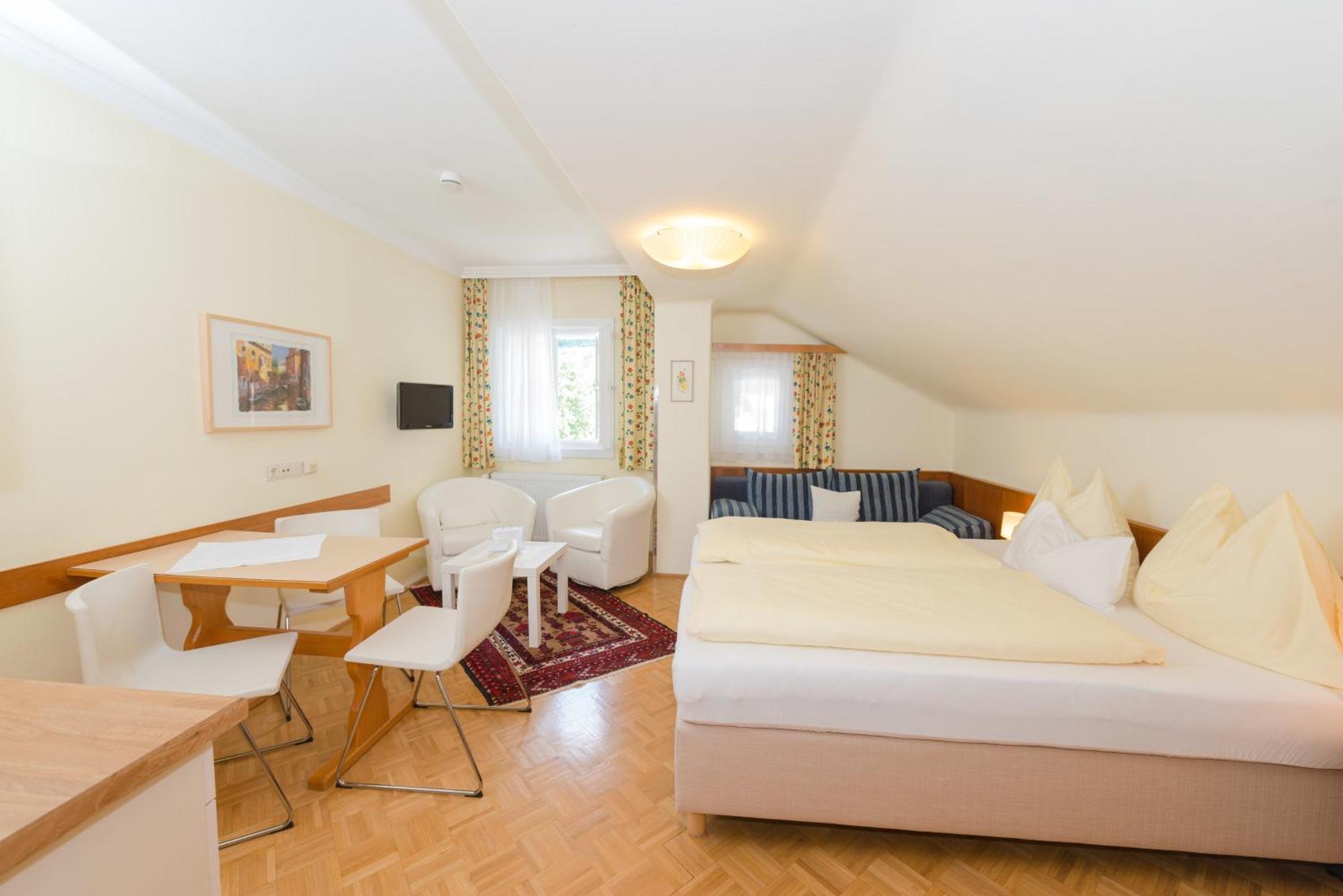 City Life 3 By Alpenidyll Apartments Schladming Bagian luar foto