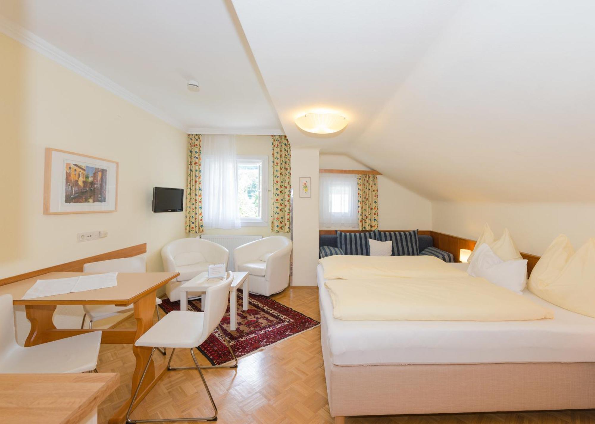 City Life 3 By Alpenidyll Apartments Schladming Bagian luar foto